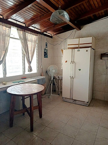 Casa / Venta / Turmero/ Urb. Valle Lindo / 182m² / 3 Hab/ 2 Baños/ 4 Pe/ 4 Maleteros