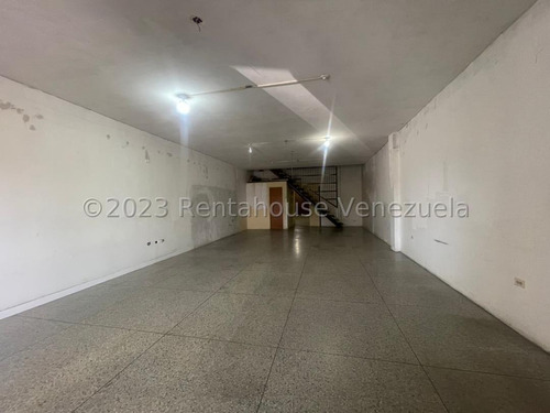 Local En Venta Inm Flor Amarillo Ubicado En Via Principal Con Alto Flujo De VehĂculos Y Muy Cercano A Conjunto Residencial. Cuenta Con Area De Despacho , Deposito , Mezzanina. Valencia 24-8210