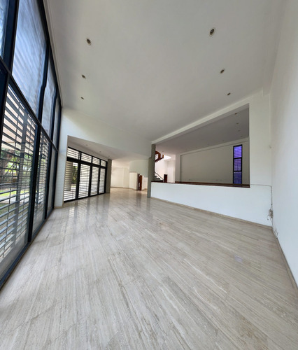 Imagen 3 de 20 de En Alquiler Casa 1000m2 5h+2s/5.5b+2s/ 6p El Peñón
