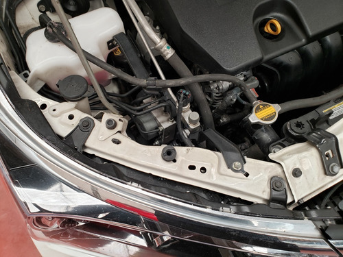Imagen 8 de 16 de Toyota Corolla 2015 1.8 Xei Cvt 140cv
