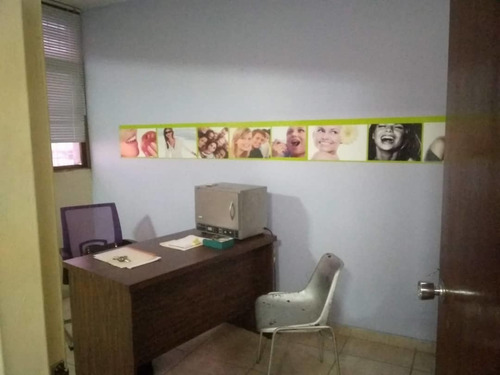 Imagen 2 de 4 de Se Alquila Consultorio Local Odontologico Calle Cumana Ve02-896sc-ssil