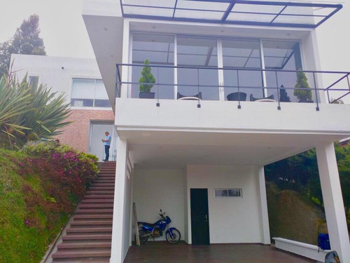 Venta De Casa Campestre En Envigado, Loma Del Escobero