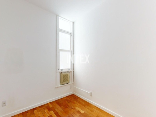 Imagem 20 de 30 de Apartamento À Venda Com 2 Quartos, Sala, Cozinha E 1 Vaga De Garagem Em Copacabana - Ap01712 - 70267898