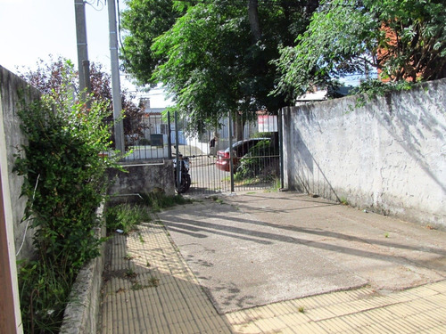 Casa En Venta De 3 Dormitorios Buceo Pu Con Fondo Y Jardín