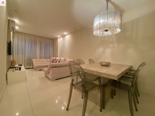 Imagem 3 de 9 de Apartamento À Venda - Reformado - Sala Ampla Para 2 Ambientes - 1 Dormitório - 60 M² - Praia Das Pitangueiras - Guarujá-sp - Oportunidade - Ap06049 - 69873462