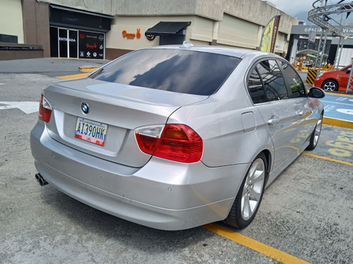 Bmw 330i Blidado.