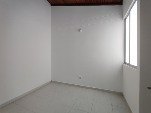 Casa En Arriendo En Prados Del Este. Cod A17873