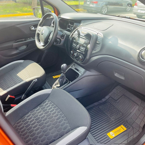 Imagen 11 de 15 de Renault Captur Intens Manual 2018