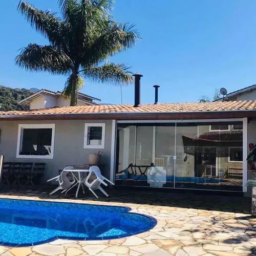 Casa 3 Quartos (2 Suítes) Com Piscina