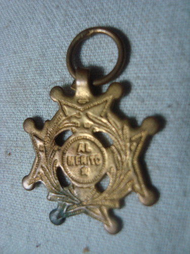 Antigua Medalla Al Merito