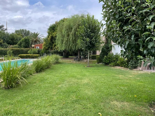 Casa Quinta En Venta - 2 Dormitorios 2 Baños - 1.500mts2 - Chivilcoy