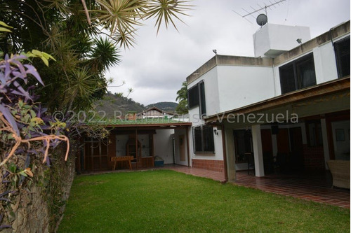 Venta De Preciosa Casa En Prados Del Este / Cl