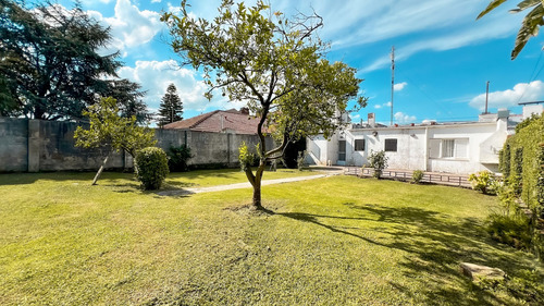 Venta Casa 4 Ambientes Mechongue Con Jardin