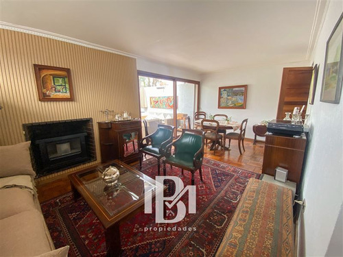 Casa En Venta De 4 Dorm. En Las Condes