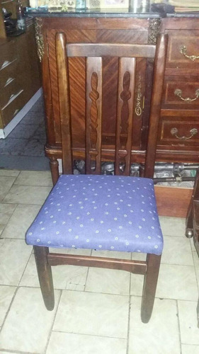 Silla De Madera Tapizada Le Faltan Los Palitos De Abajo