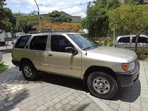 Nissan Pathfinder 3.3 R50 Std