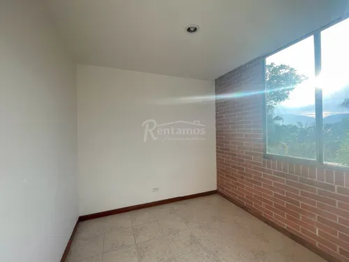 Apartamento En Arriendo En Loma Del Escobero. Cod A776171