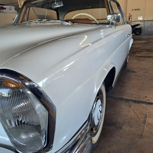 Imagen 13 de 25 de Mercedes Benz 220se