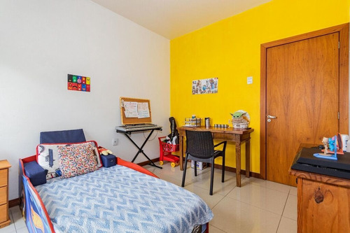 Imagem 15 de 19 de Apartamento À Venda No Bairro Petrópolis - Porto Alegre/rs - O-26803-43879