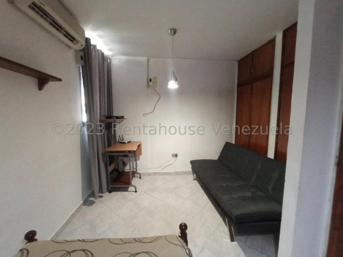 Hermoso Townhouse Amoblado En El Mejor Conjunto Residencial De Parque Valencia, Cocina Equpada Y Con Tope De Granito, Doble Entrada Con Porton Y Cerco Electrico, Camaras De Seguridad