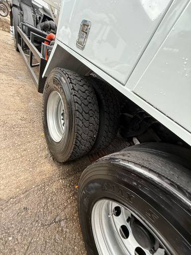 Caminhão Com Tanque Limpa Fossa E Hidro Jato (eqp Combinado)