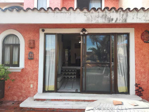 Casa En Condominio En Venta En Fraccionamiento Burgos, Temixco, Morelos.