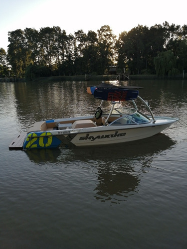 Imagen 3 de 6 de Lancha De Wakeboard Y Wakesurf Skywake X20