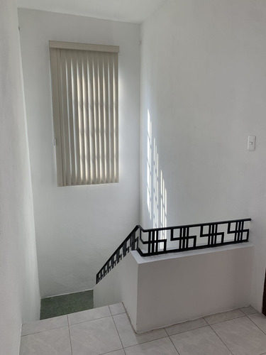 Renta: Casa De 3 Niveles Con Uso De Suelo Para Oficinas, Zona Rosa, Col Juarez