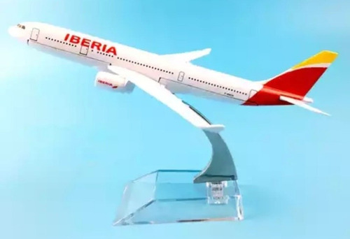 Avión Air Bus 330 200, Iberia. Metal, 16 Cm. 