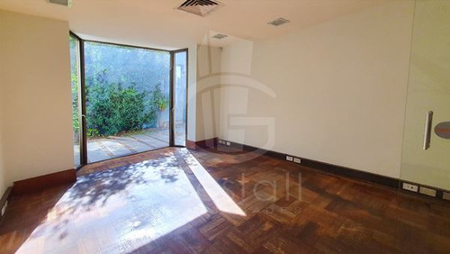 Oficina En Venta En Providencia, 25 Privados-7 Baños-10 Est.