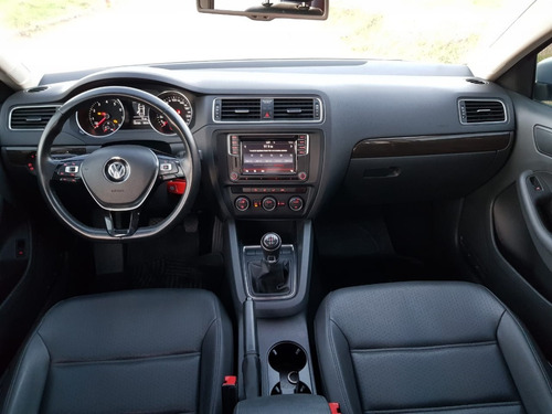 Volkswagen Vento 2.5 Luxury