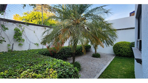 Residencia En Venta Con Ubicación Privilegiada En Querétaro
