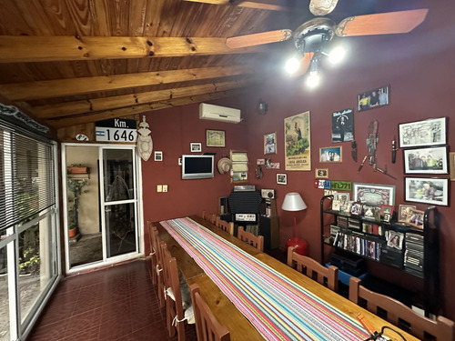 Casa En Venta En Barrio Naón