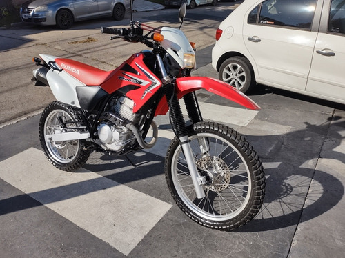 Imagen 2 de 10 de Honda Tornado 250