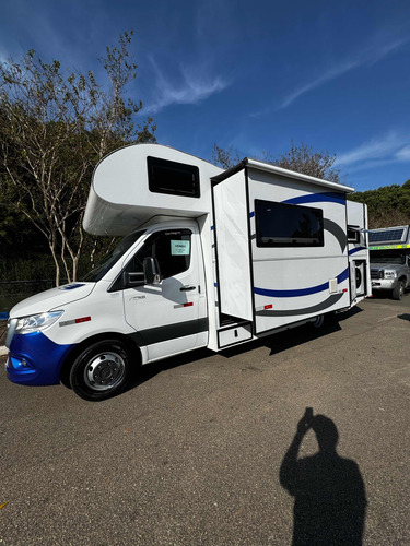 Motorhome Sprinter517 2024 Para 6pessoas Viajando E Dormindo