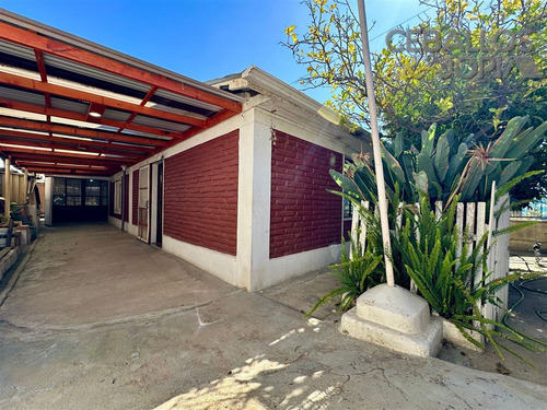 Casa En Venta De 4 Dorm. En Quilpué