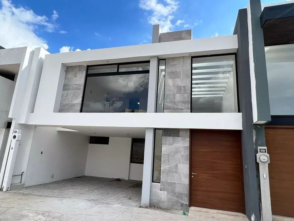 Oportunidad Venta De Casa En Privada Zona Diamante Slp