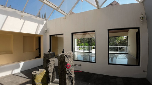 Casa De Lujo En Renta En Colinas De San Javier Con Alberca