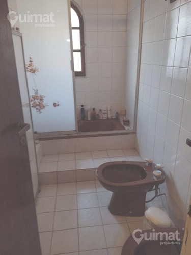 Imagen 13 de 30 de Casa De 4 Amb Con Dependencia Jardín Y Garage - Belgrano