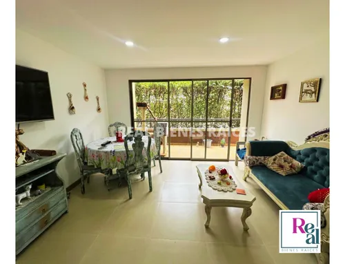 Se Vende Amplio Y Cómodo Apartamento En Unidad Cerrada.