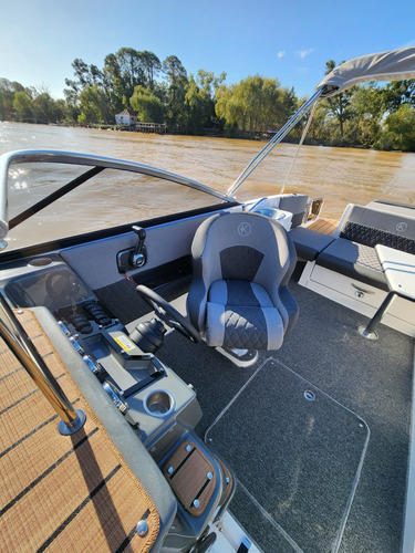 Imagen 9 de 24 de Klase A K2400 Cuddy Volvo 280hp Duoprop No Canestrari Permut