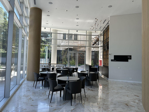 Venta Con Renta Apartamento 2 Dormitorios En Edificio Joy. Garage