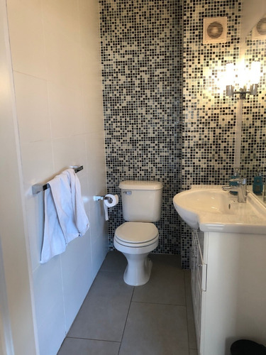 Imagen 19 de 24 de Gran Departamento En Las Condes - Calle Muy Tranquila