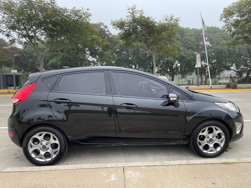 Imagen 7 de 14 de Ford Fiesta Kinetic Design 2012 1.6 Design 120cv Titanium