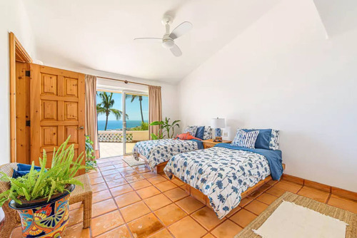 Casa De Lujo Con Jardín, Terraza, Pergola Y Alberca Privada,