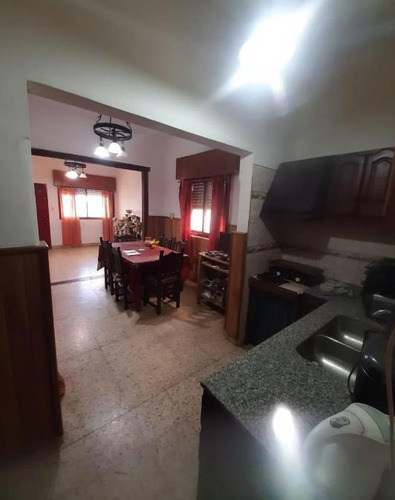 Casa En Venta - 2 Dormitorios 1 Baño - Cochera - 725mts2 - Mechita