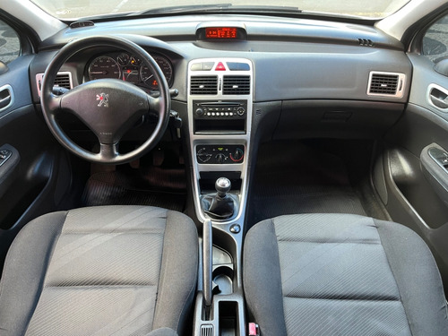Peugeot 307 1.6 PRESENCE PACK 16V FLEX 4P MANUAL