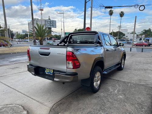 Toyota Hilux 2.7 Cabina Doble Sr Mt