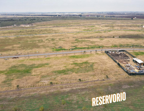 Terreno En Venta Vida Club De Campo En Funes, Lote 60 Con Fondo Al Reservorio Y Fondo Norte