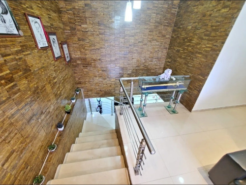 Imagen 9 de 14 de Apartamento En Venta Urb. La Soledad Fm*